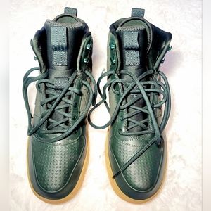 Nike Court Borough Mid Winter 'Outdoor Green'